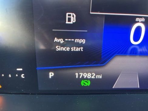 Certified 2025 Volkswagen Taos SE w/ Panoramic Sunroof Package image 23