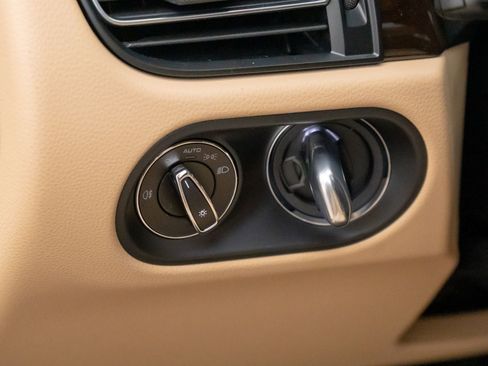 Certified 2025 Porsche Macan image 19