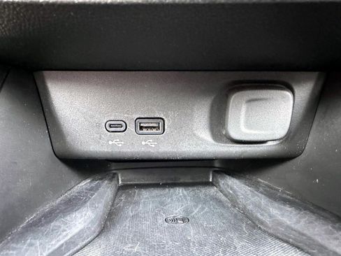 Used 2024 Buick Envista Sport Touring w/ Convenience I Package FWD image 25