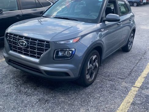 Certified 2023 Hyundai Venue SEL FWD image 1