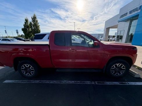 Used 2022 Nissan Frontier SV AWD/4WD image 5