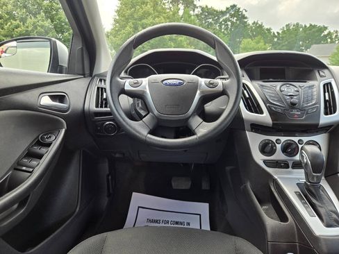 Used 2014 Ford Focus SE FWD image 35