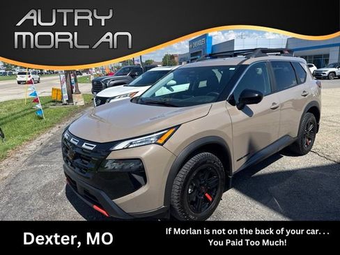 Used 2025 Nissan Rogue SV AWD/4WD image 1