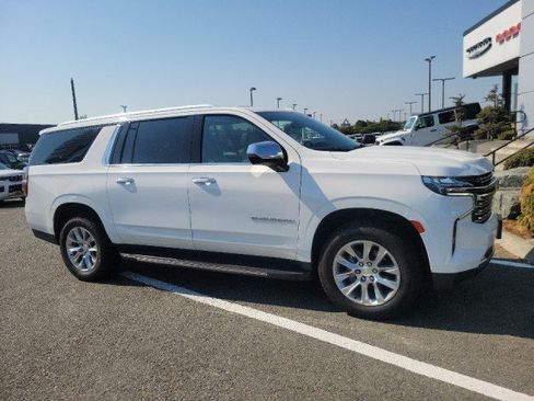 Used 2021 Chevrolet Suburban Premier AWD/4WD image 8