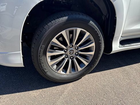 Used 2020 Lexus GX 460 Luxury w/ Off Road Package AWD/4WD image 21