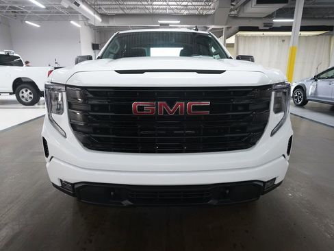 Used 2025 GMC Sierra 1500 Elevation AWD/4WD image 11
