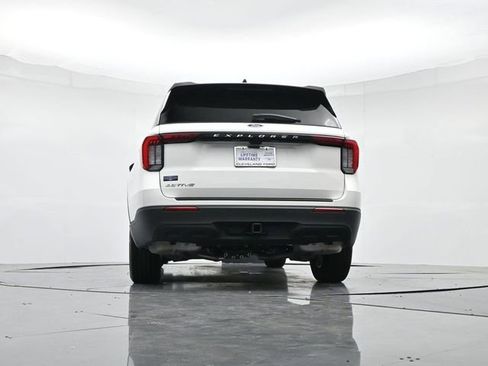 Certified 2025 Ford Explorer Active image 40
