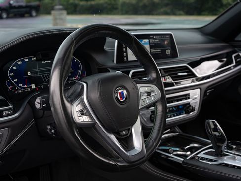 Used 2020 BMW ALPINA B7 xDrive AWD/4WD image 25