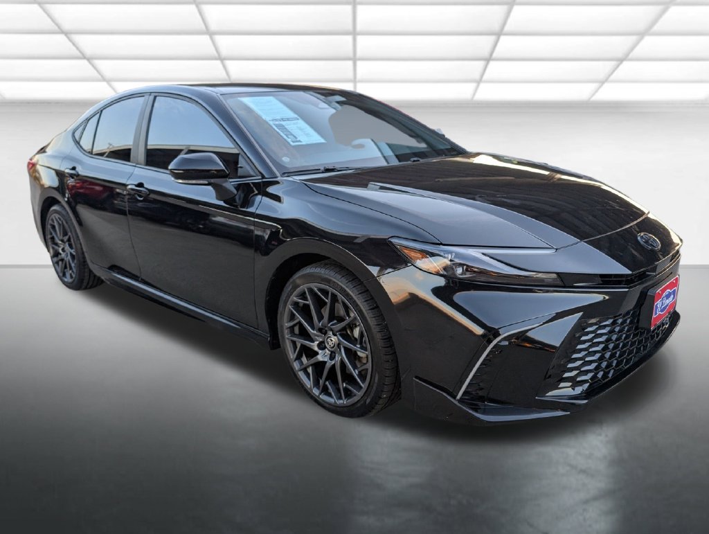 Used 2025 Toyota Camry XSE FWD image 1