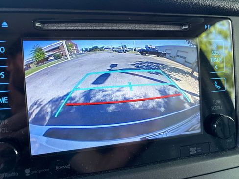 Used 2017 Toyota Sienna XLE Premium FWD image 26