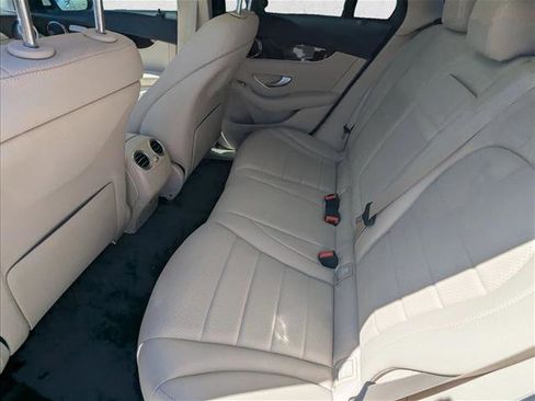 Used 2022 Mercedes-Benz GLC 300 image 19