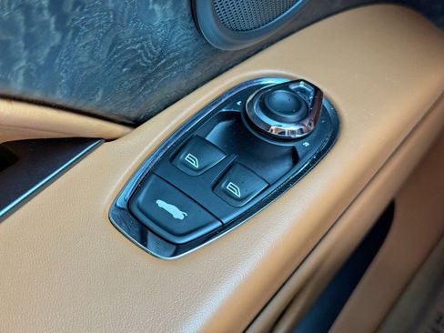 Used 2022 Aston Martin DB11 Coupe image 20