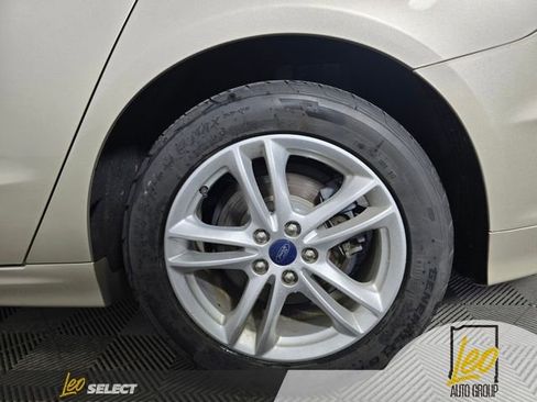 Used 2018 Ford Fusion SE FWD image 16