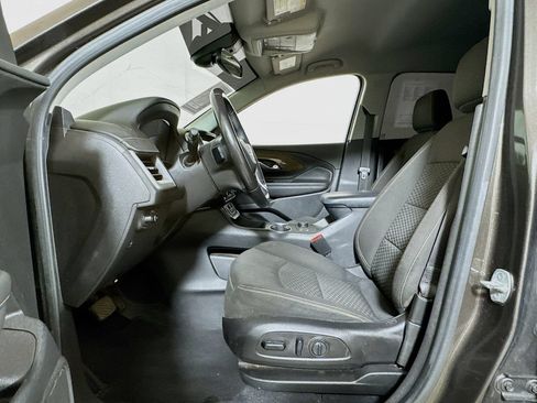 Used 2020 GMC Terrain SLE w/ Driver Convenience Package FWD image 19