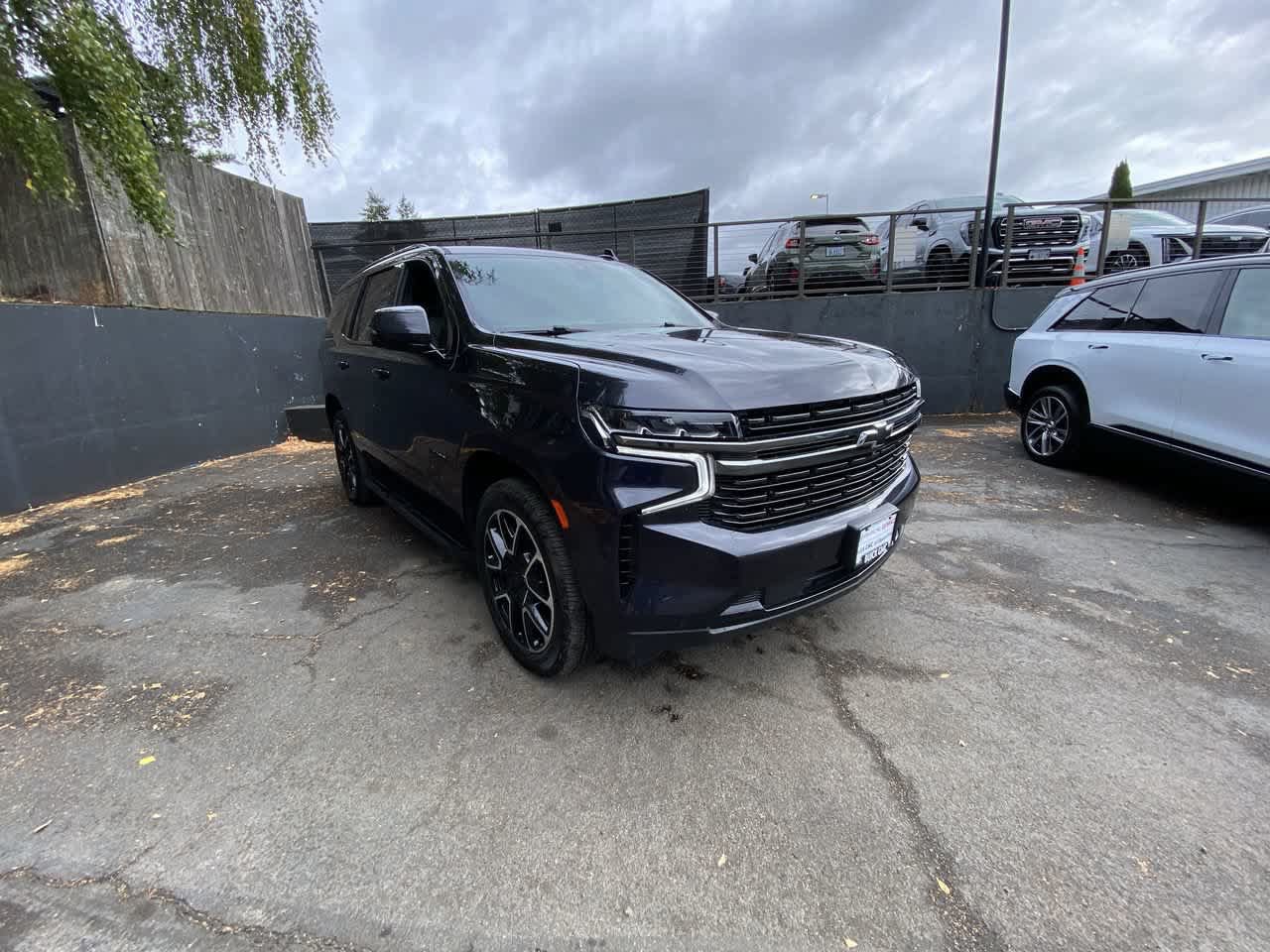 Used 2022 Chevrolet Tahoe RST w/ Luxury Package AWD/4WD image 8