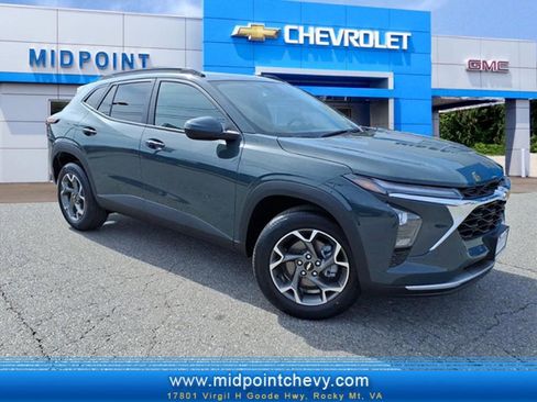 New 2026 Chevrolet Trax LT w/ Driver Confidence Package image 1