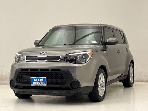 Used 2016 Kia Soul FWD image 2