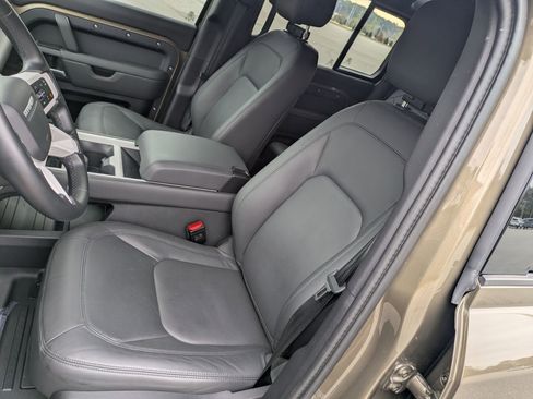 Used 2025 Land Rover Defender 110 X-Dynamic SE image 20