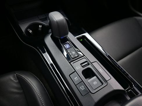 Used 2024 Toyota Prius XLE image 21