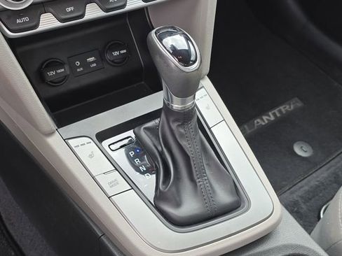 Used 2019 Hyundai Elantra Value Edition image 25
