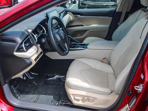 Used 2022 Toyota Camry XLE w/ Navigation Upgrade Package FWD image 18