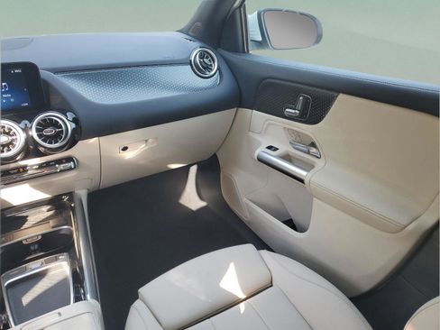 Used 2025 Mercedes-Benz GLA 250 image 13