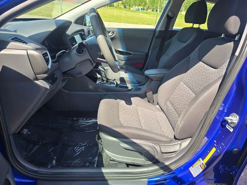 Used 2019 Hyundai Ioniq Blue FWD image 11