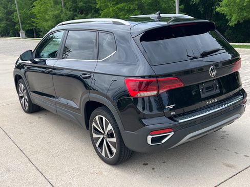 Certified 2023 Volkswagen Taos SE w/ Panoramic Sunroof Package FWD image 8