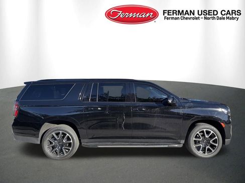 Used 2022 Chevrolet Suburban RST w/ Sport Performance Package image 2