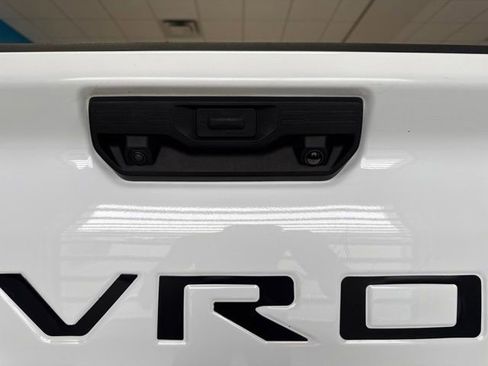 Used 2022 Chevrolet Silverado 2500 Custom w/ Custom Convenience Package AWD/4WD image 19