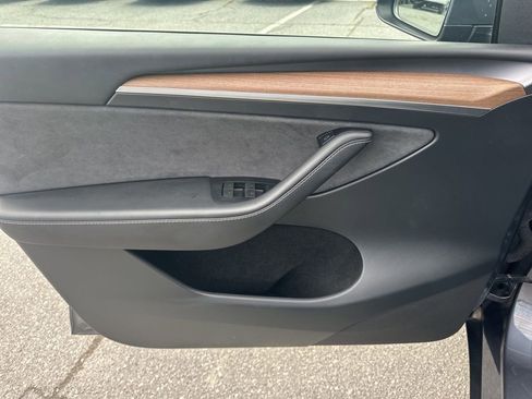 Used 2023 Tesla Model Y Long Range image 27