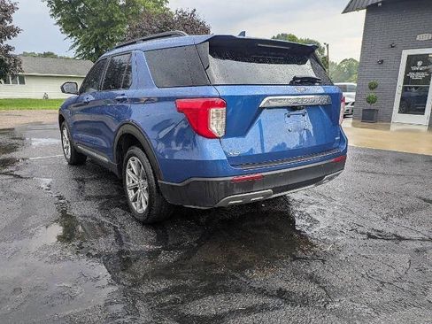 Used 2020 Ford Explorer XLT w/ Equipment Group 202A AWD/4WD image 3
