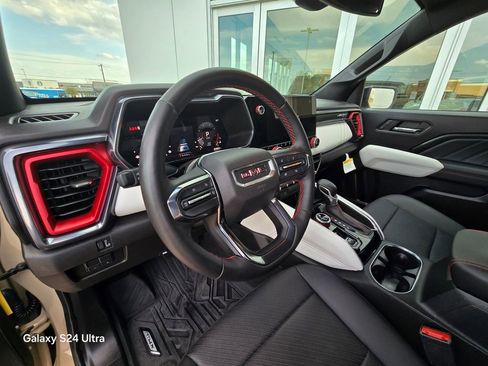 Used 2024 GMC Canyon AT4X image 15