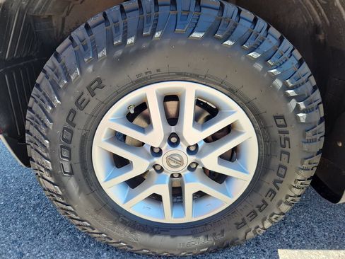 Used 2015 Nissan Frontier SV AWD/4WD image 15