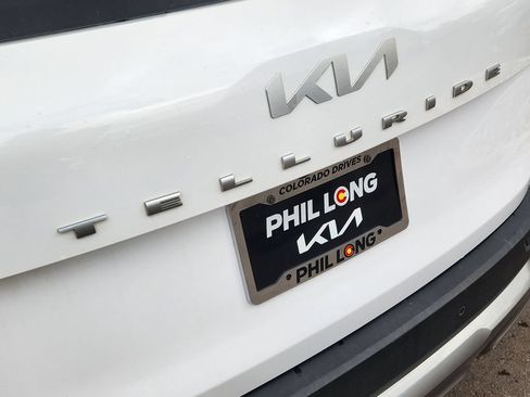 Used 2022 Kia Telluride EX w/ EX Premium Package AWD/4WD image 11