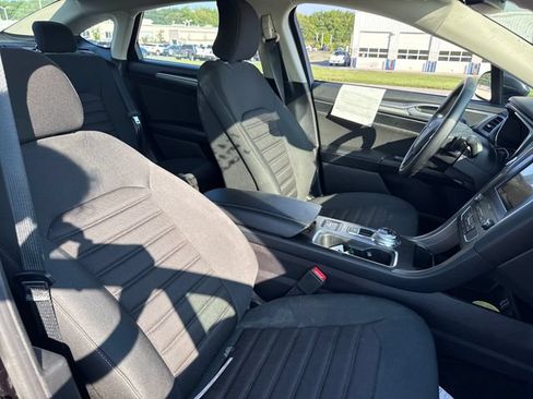 Used 2019 Ford Fusion SE FWD image 13