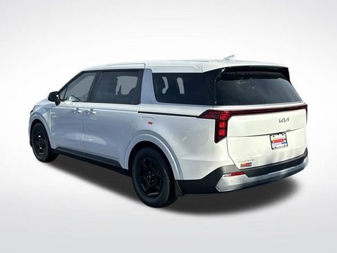 New 2026 Kia Carnival FWD image 3