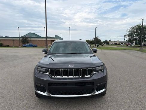 Used 2022 Jeep Grand Cherokee L Limited w/ Luxury Tech Group II AWD/4WD image 9