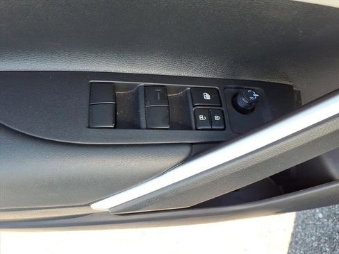 Used 2025 Toyota Corolla Cross LE w/ Moonroof Package AWD/4WD image 25