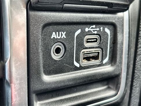 Used 2023 Jeep Gladiator Willys image 36