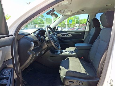 Certified 2019 Chevrolet Traverse LT FWD image 15