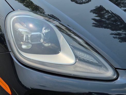 Certified 2023 Porsche Cayenne Platinum Edition AWD/4WD image 34
