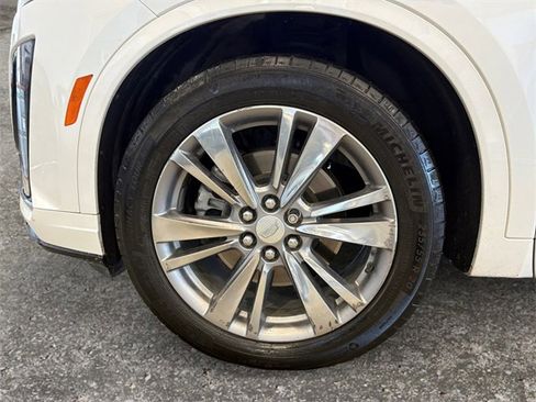 Certified 2023 Cadillac XT6 Premium Luxury w/ LPO, Floor Liner Package image 12