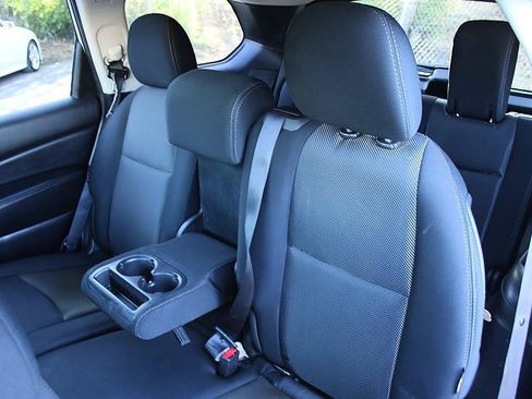 Used 2020 Nissan Pathfinder S FWD image 11