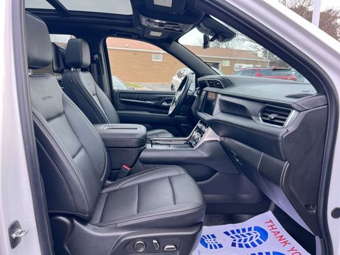 Used 2024 GMC Yukon Denali w/ Denali Reserve Package image 26