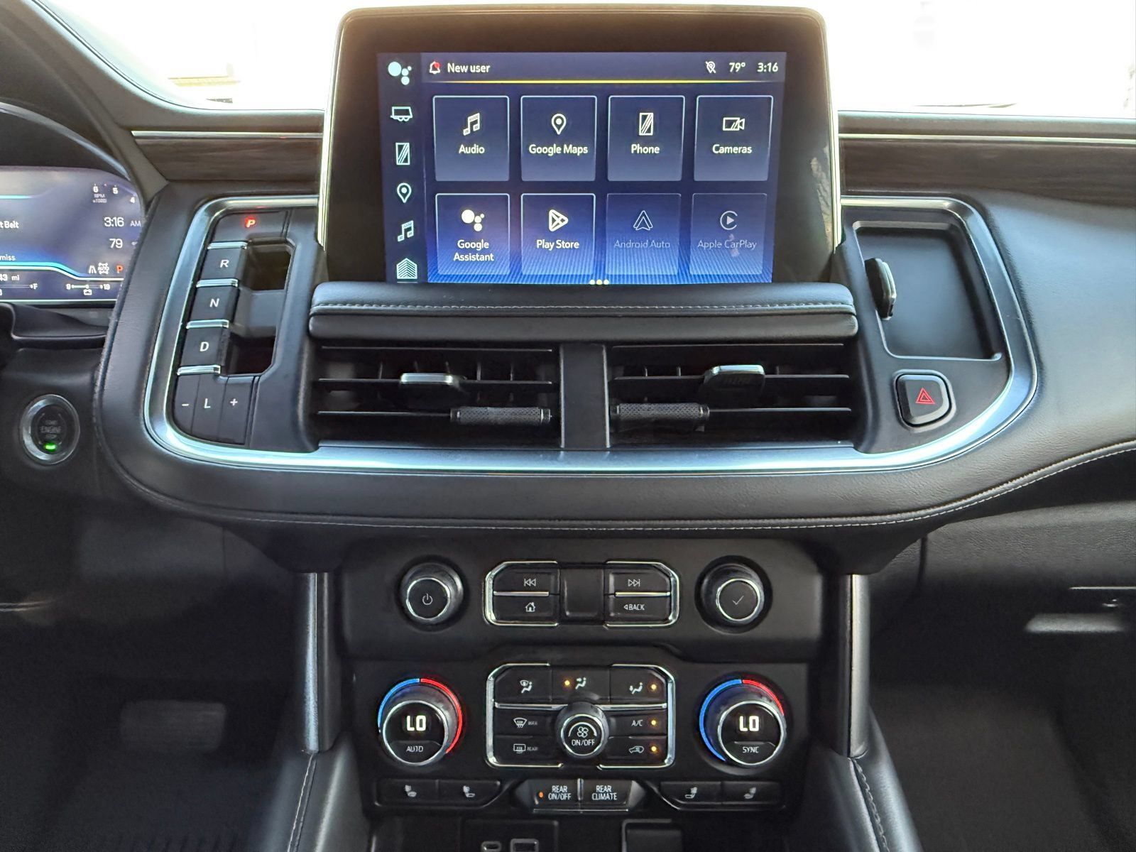 Used 2022 Chevrolet Tahoe Z71 w/ Luxury Package AWD/4WD image 29