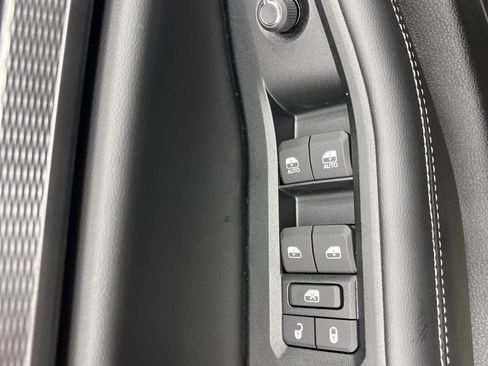 New 2025 Jeep Grand Cherokee Altitude image 7