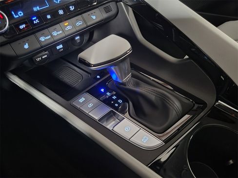 New 2025 Hyundai Elantra Limited image 26