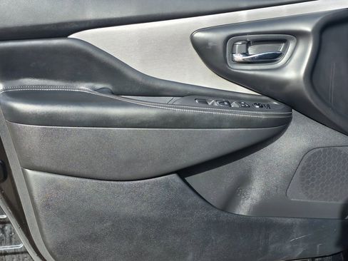 Used 2020 Nissan Murano SV image 16