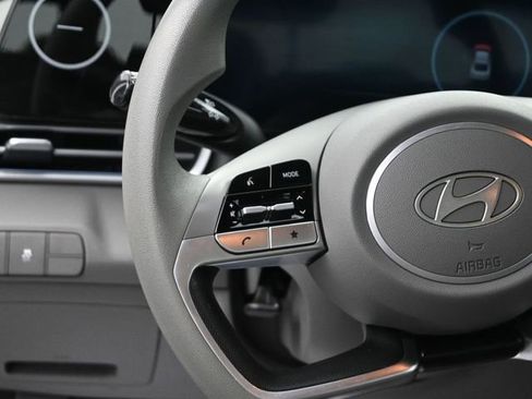 Used 2024 Hyundai Elantra SEL image 28